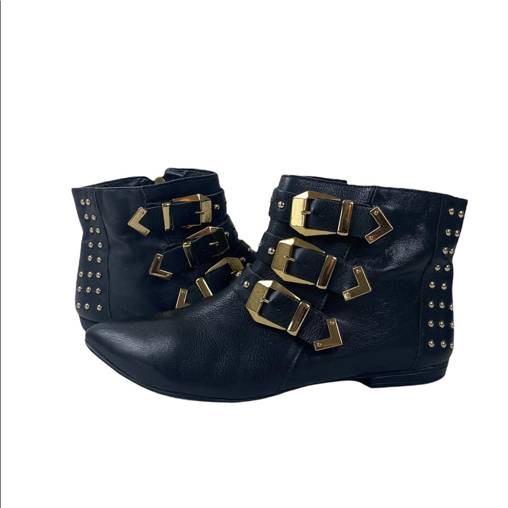 Raphaella Booz 10 low heel gold buckles zip black